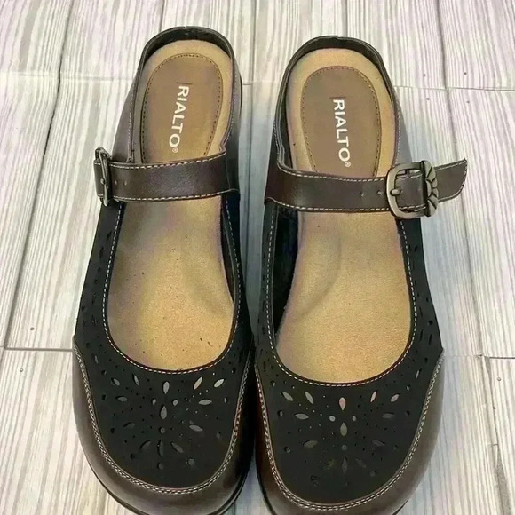 *NWOT* Rialto Mary Jane Clogs - Picture 1 of 3